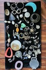 Junk Job Lot 60+PCS Mix Pendants Charms Jewelry Findings Upcycle Craft Vtg/Mod — photo 3