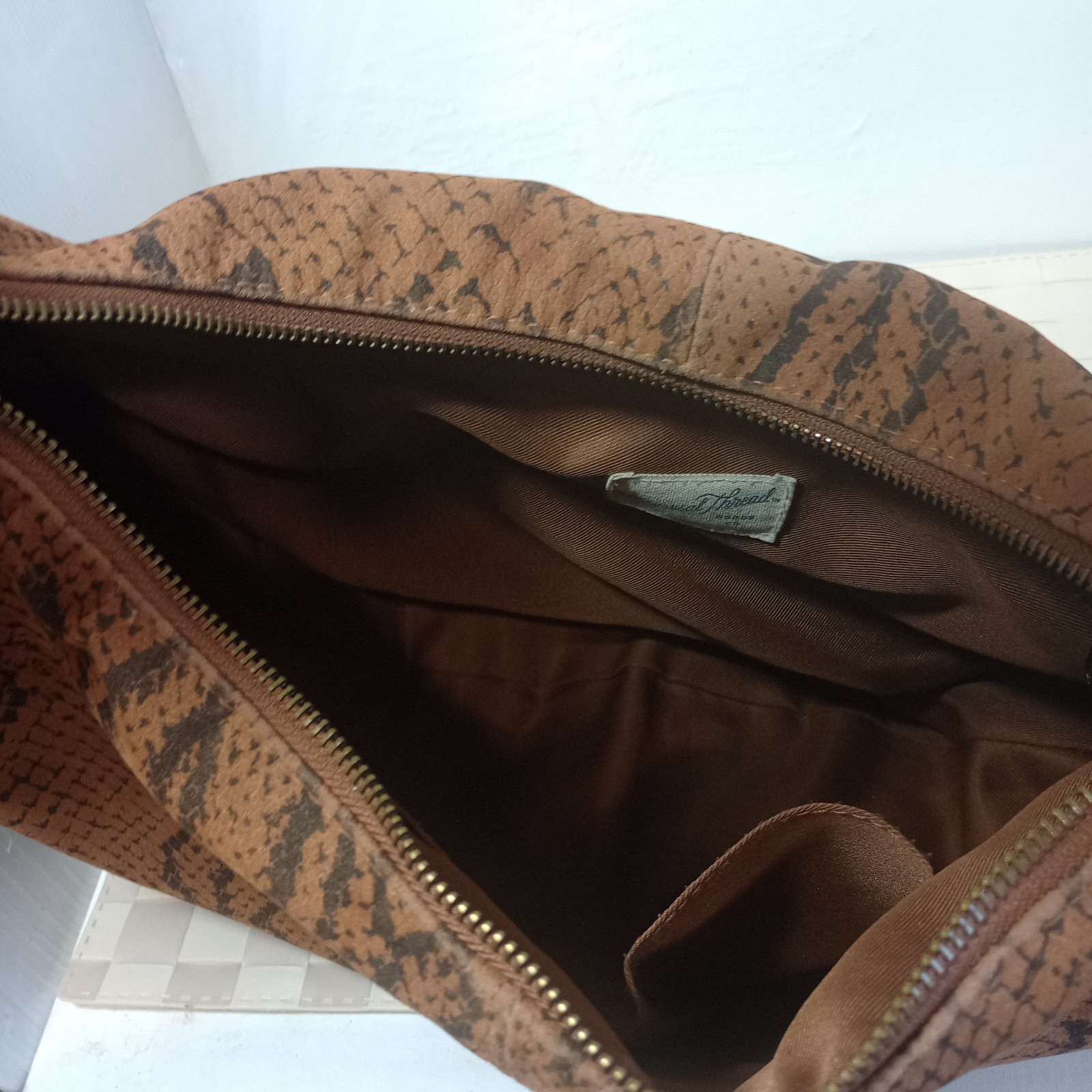 UNIVERSAL THREAD CANVAS SNAKESKIN ZIP CLOSURE HOB… - image 9