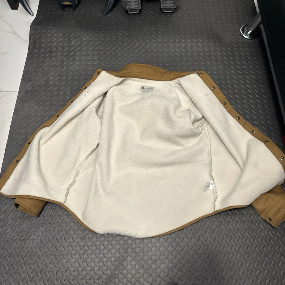 Jaqueta Matix marrom camelo masculina grande com zíper completo bolsos gola lona - Imagem 3 de 4