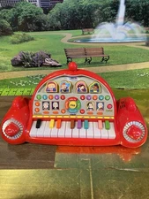 2007 LITTLE EINSTEINS ROCKET PIANO LIGHTS,MUSICAL,TALKS PLAY & LEARN WORKS