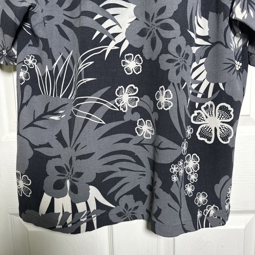Camisa hawaiana Tommy Bahama para hombre mediana 100 % seda con botones floral negra gris - Imagen 9 de 13