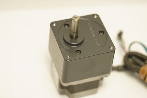 Motor paso a paso Oriental Vexta C9686-9212KGM, 8VDC, 0,7A/fase, 0,1°/paso - Imagen 5 de 6