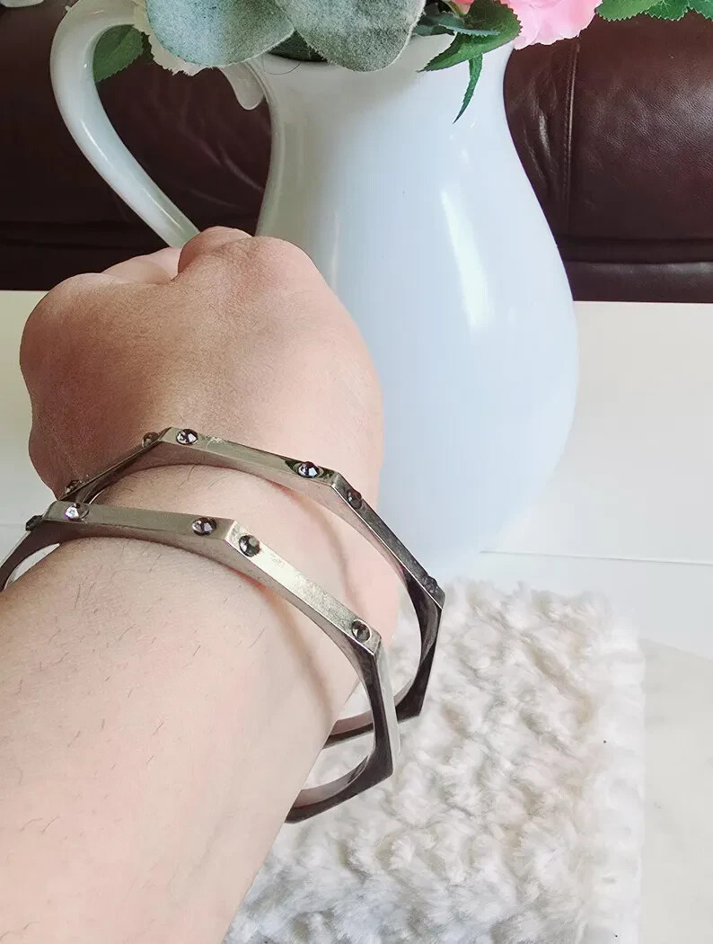 Silver tone geometric octagonal stackable bangle … - image 5