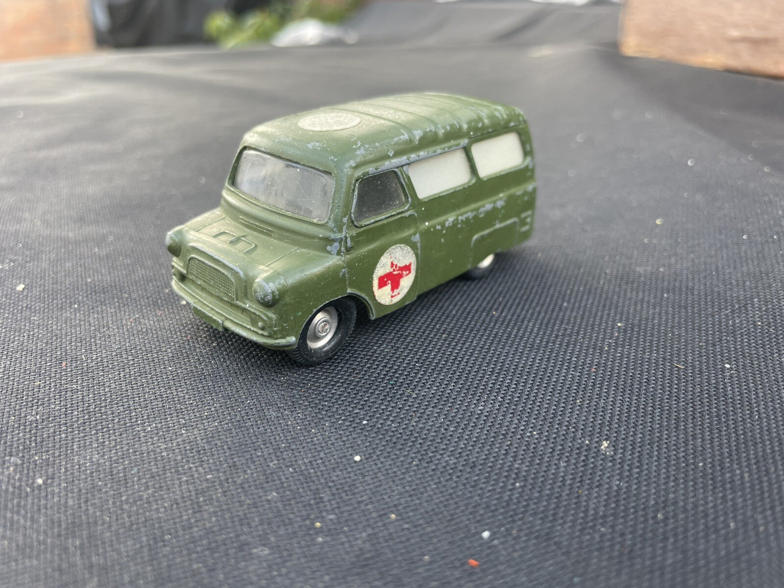 Corgi 414, Bedford Military Ambulance - Free Price Guide & Review