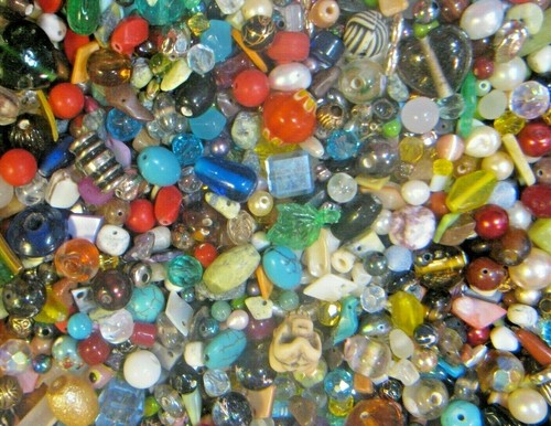 MENGE 1,9 PFUND PERLEN ~ VERSCHIEDENE FARBEN, GRÖSSEN, DESIGNS ~ GLAS, METALL, KUNSTSTOFF USW. - Bild 9 von 12