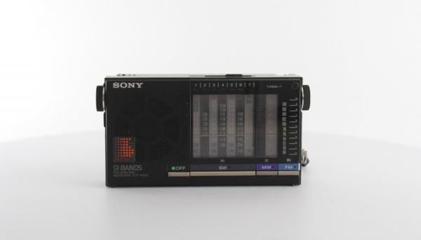 Rare Vintage Sony 9-Band Portable Short Wave Dual Conversion Radio