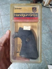 UN-USED RUGER SUPER BLACKHAWK REVOLVER PACHMAYR RSB PRESENTATION PISTOL GRIPS