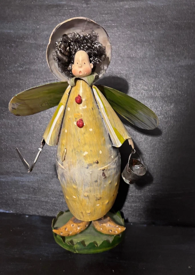 METAL HAND MADE MUSHROOM GARDEN FAIRY HOLDING BUCKET & SHOVEL. 6.5" - Image 3 of 4