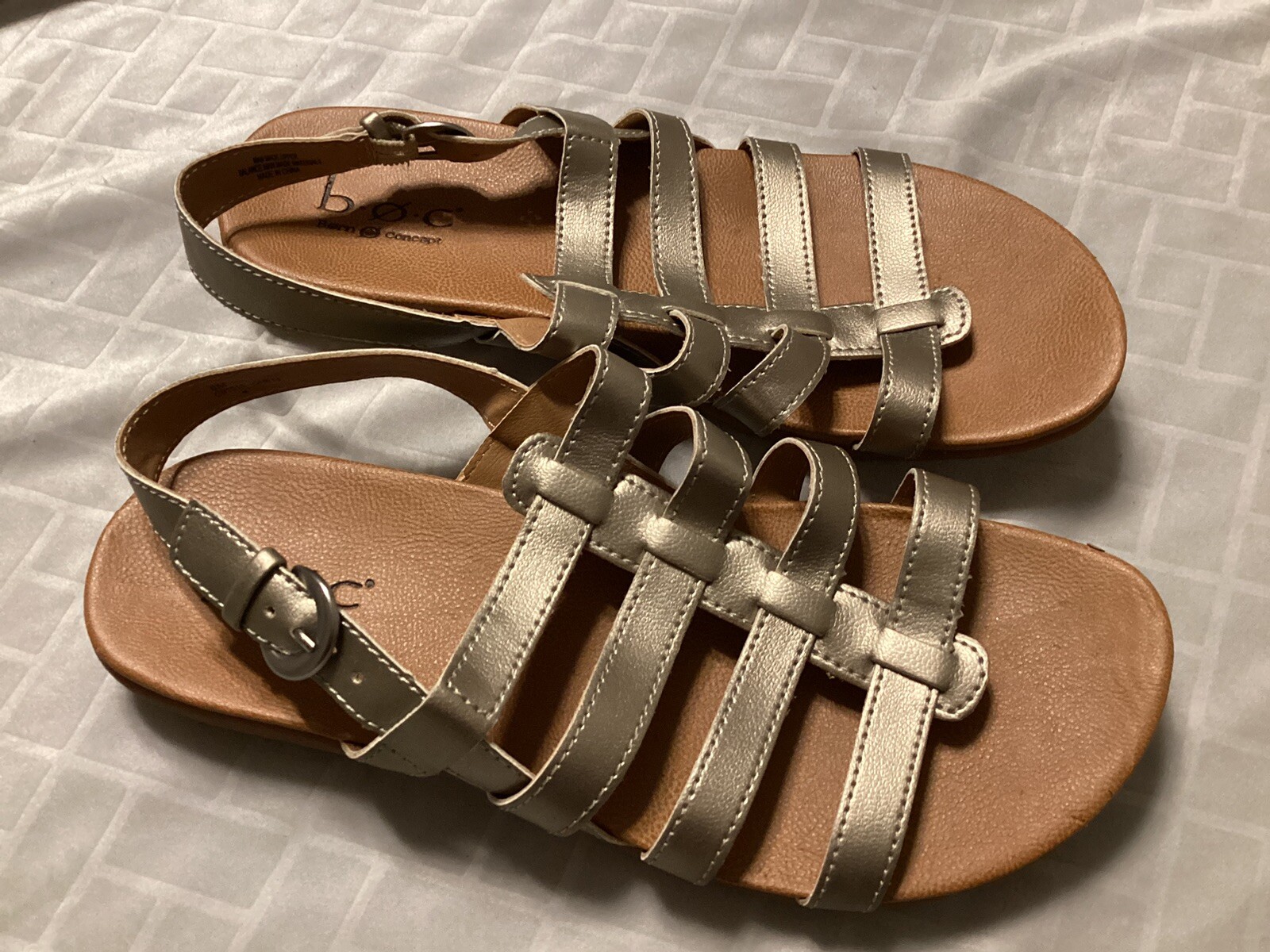 Zapatos para mujer Born sandalias doradas talla 8 M