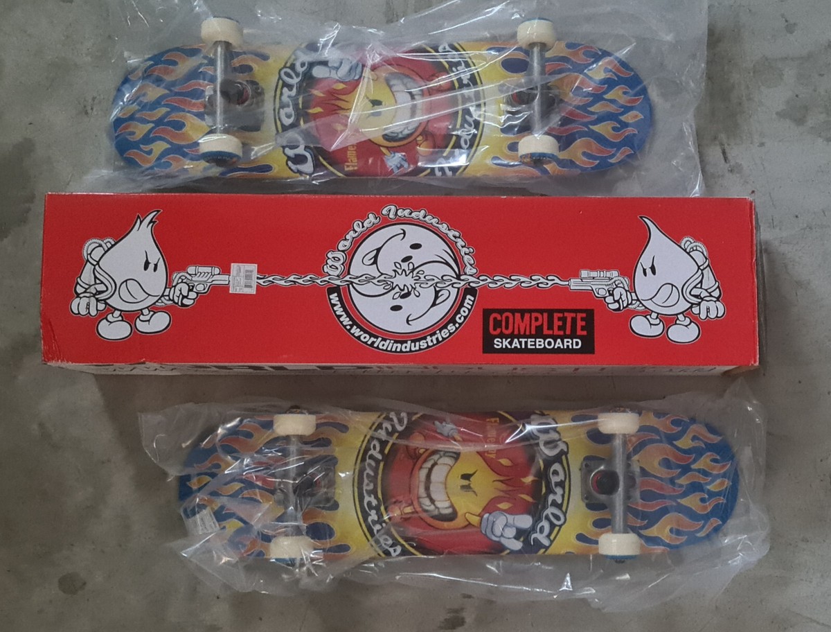 2 Vintage WORLD INDUSTRIES Skateboard FLAME BOY complete