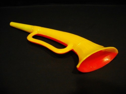 1 Vintage 1960´s Bugle trompet plastic toy made by JATO in Portugal 5 - Picture 3 of 6