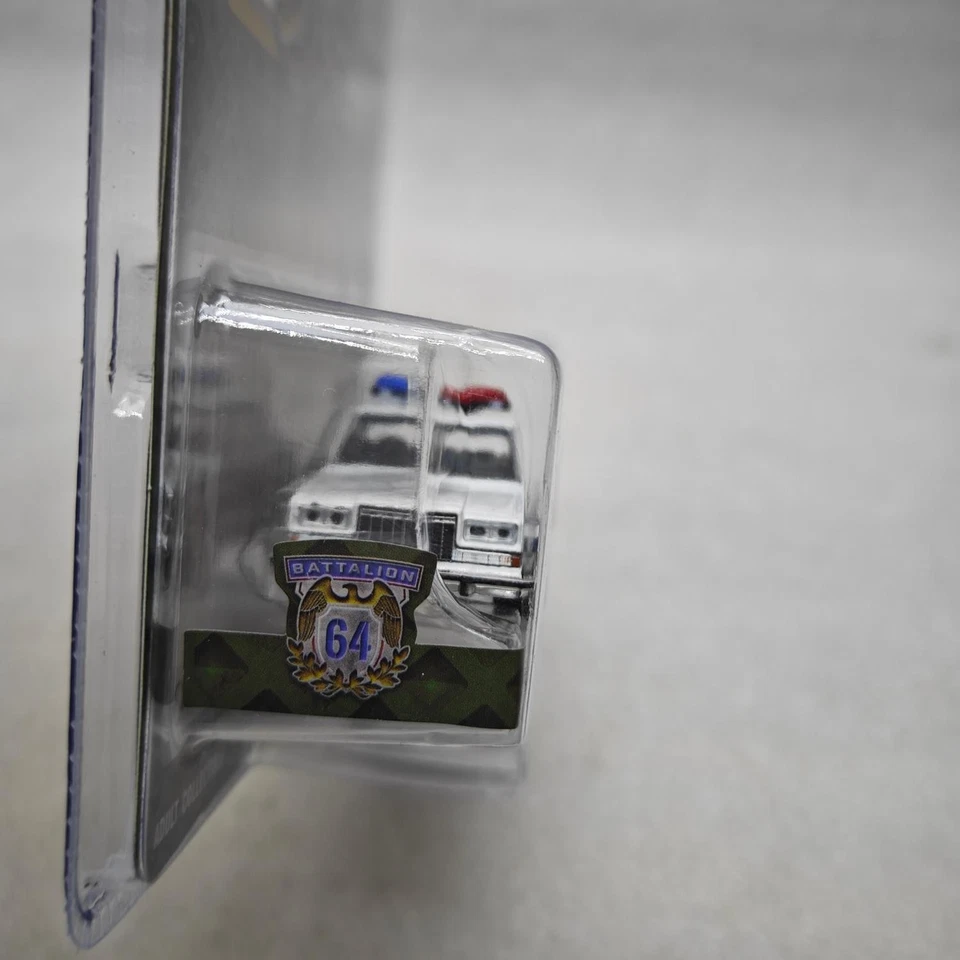 绿灯 1: 64 营 64 系列 5 1985 道奇外交官 - 美国空军  — 第 3/4 张图片