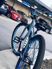 Bomma 29 Inch Slate Grey Wheelie Bike good conditions do not have much use.