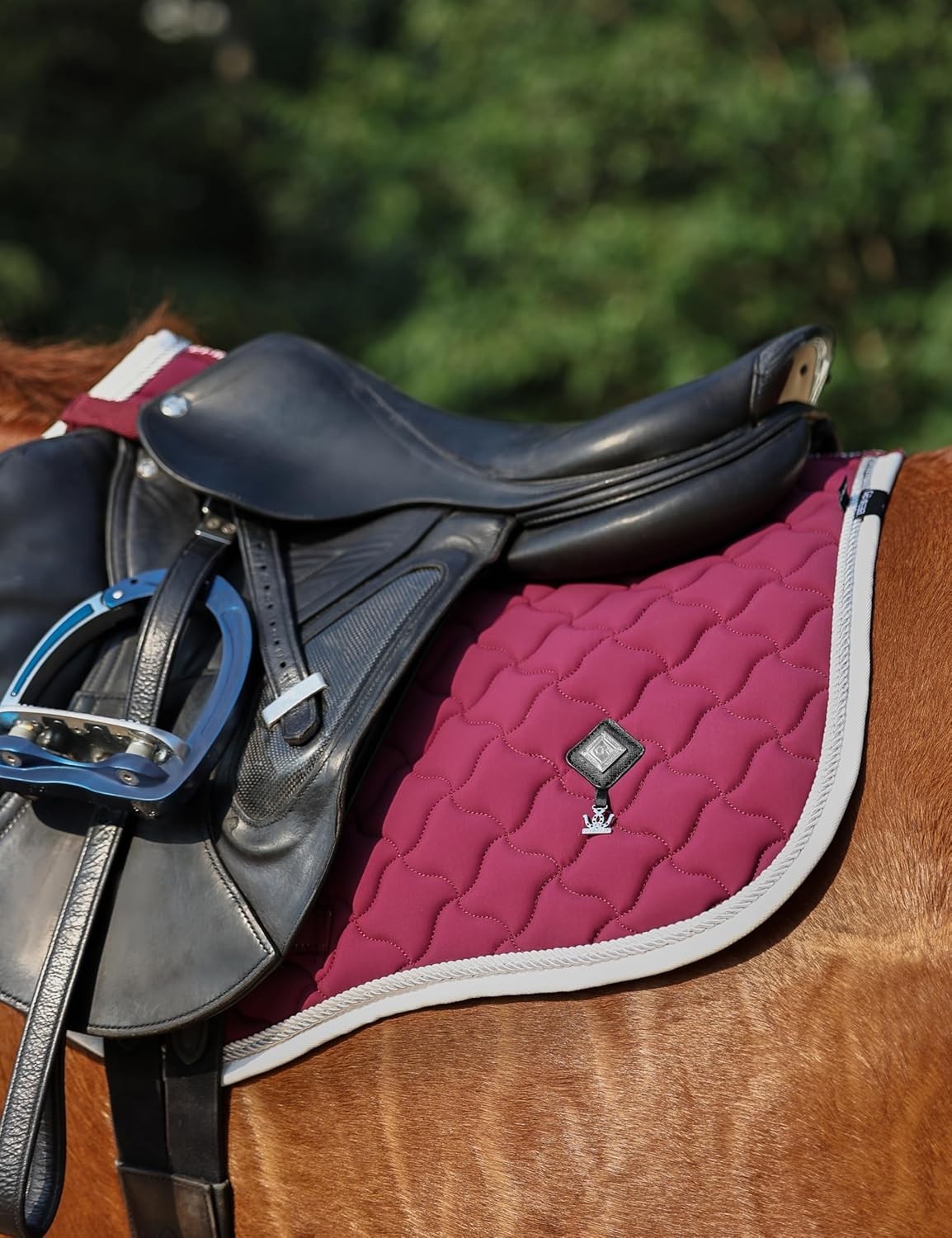 GemRebel Close Non-Slip English Horse Saddle Pad Moisture-Wicking Shock Absorb