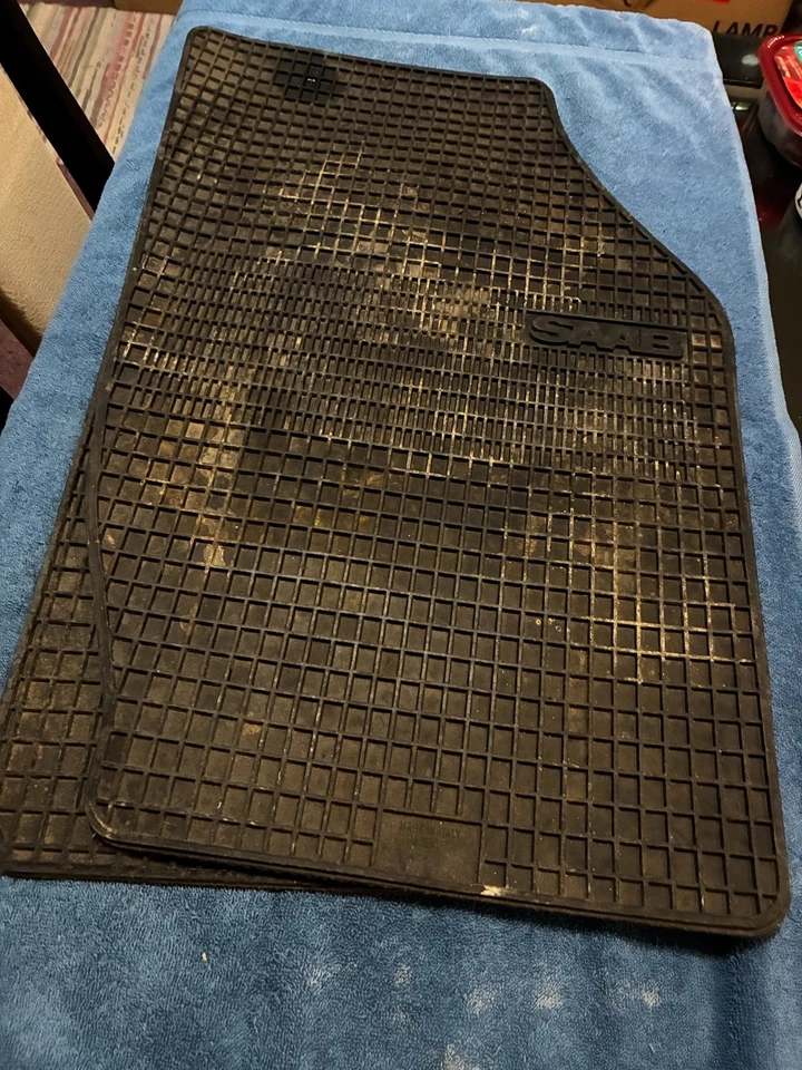 Juego de alfombrillas originales Saab Classic Saab 900 DELANTERAS Y TRASERAS goma negra Foto 2 de 4