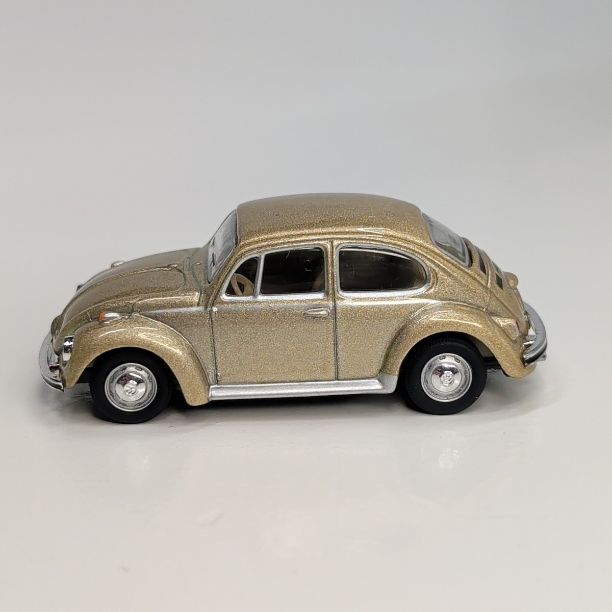 VolkswagenMicrobus コンセプトミニカー ホワイト/ベージュ Hongwell Cararama Volkswagen Beetle Mini Die Cast Car 1:72 Loose