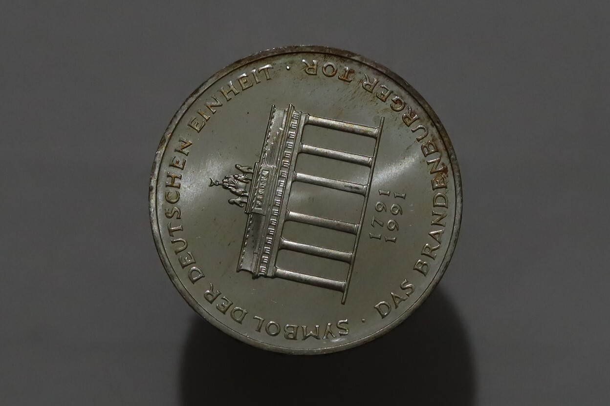 Picture 1 of 2