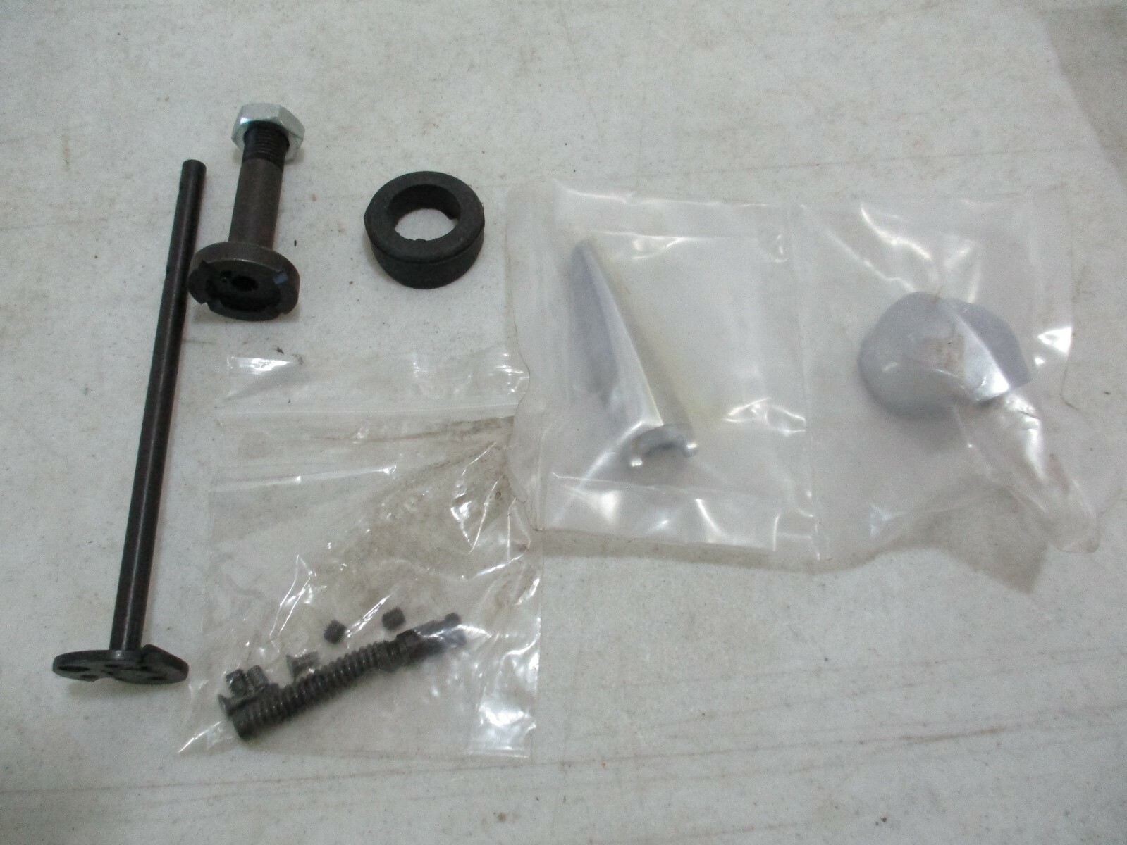 Antenna assembly  for Early Post War Rolls-Royce & Bentley (1946-59)