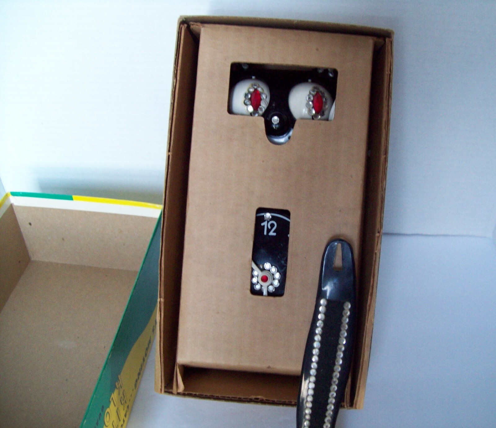 VINTAGE KIT KAT CLOCK IN BOX eBay