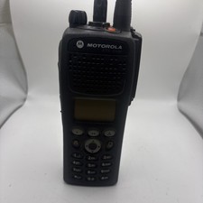 Motorola XTS2500 Model 3 UHF FPP with antenna and new battery