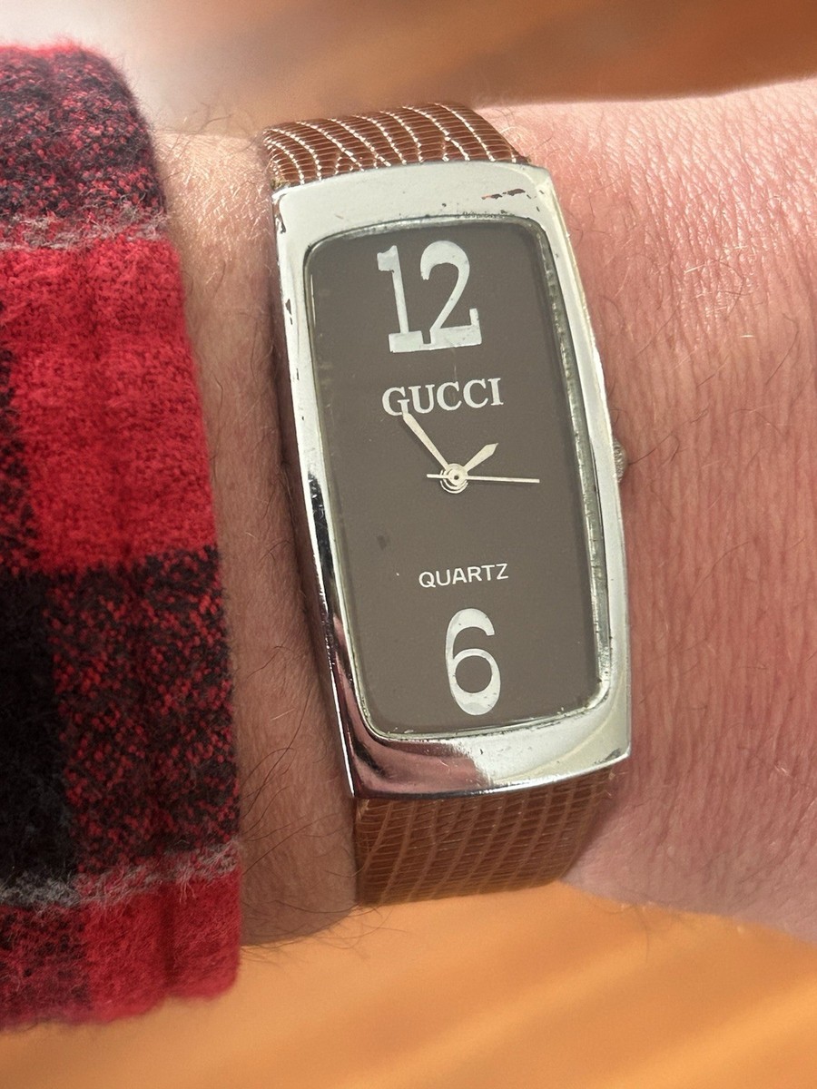 GUCCI腕時計　 😍 READY 2 WEAR! Neo Vintage 90s GUCCI Curvex LONG 23mm x 46mm