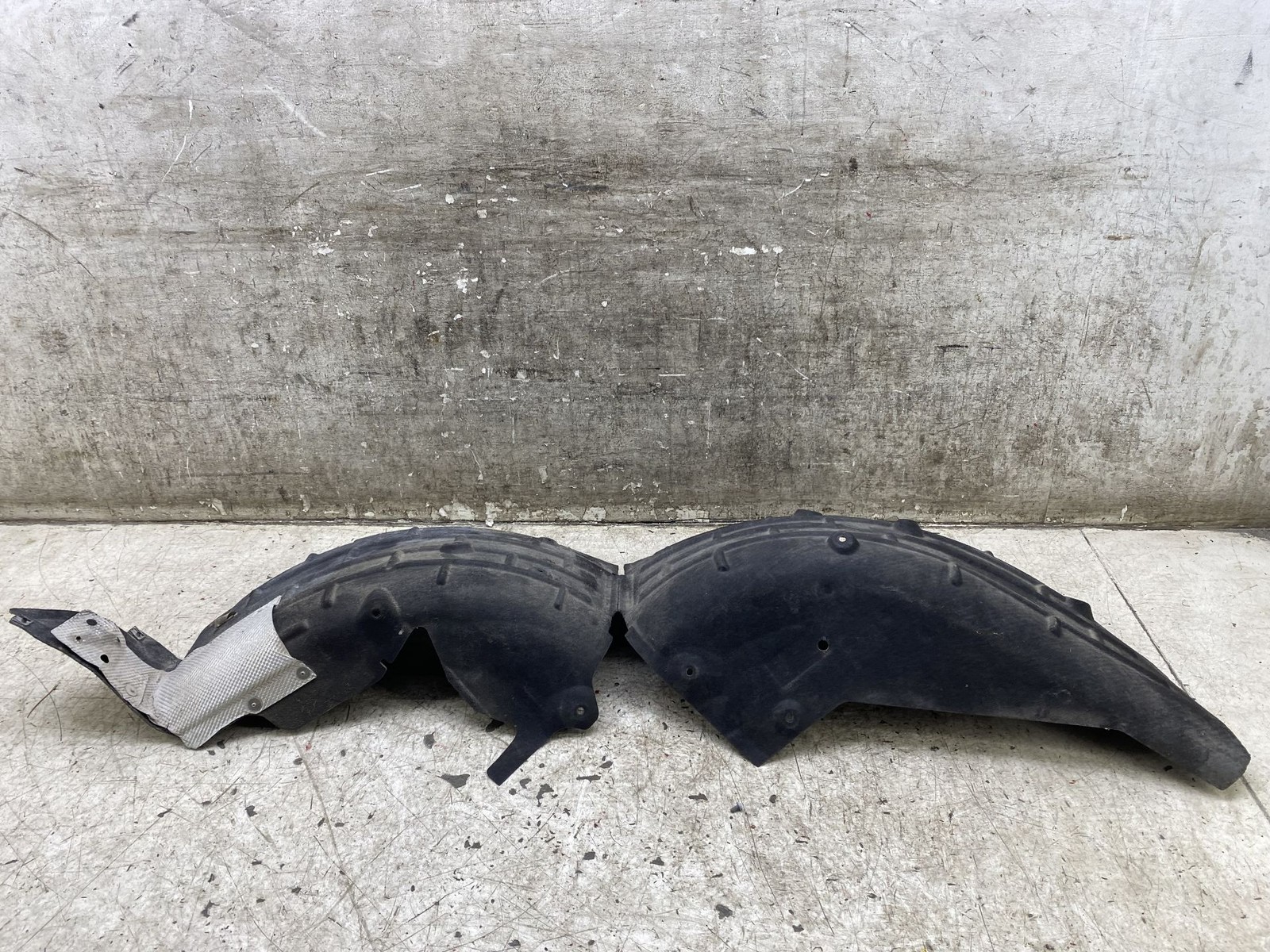 2020-2025 ASTON MARTIN DBX OEM LH LEFT REAR INNER FENDER LINER SHIELD GUARD TRIM