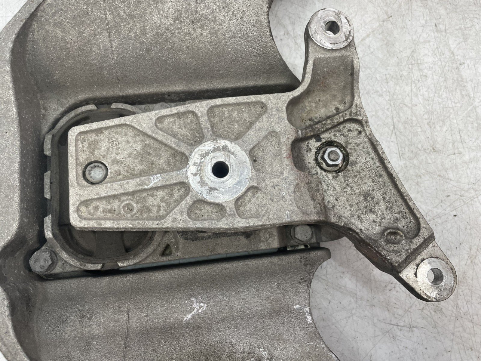 ✅ 12-18 OEM Bentley Continental GT Transmission Mount Bracket