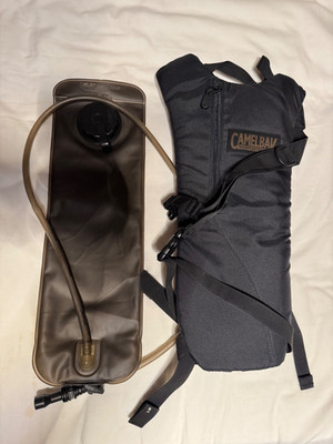 Camelbak Maximum Gear Sabre schwarz Trinkrucksack Wanderrucksack 2,5l CB17440010