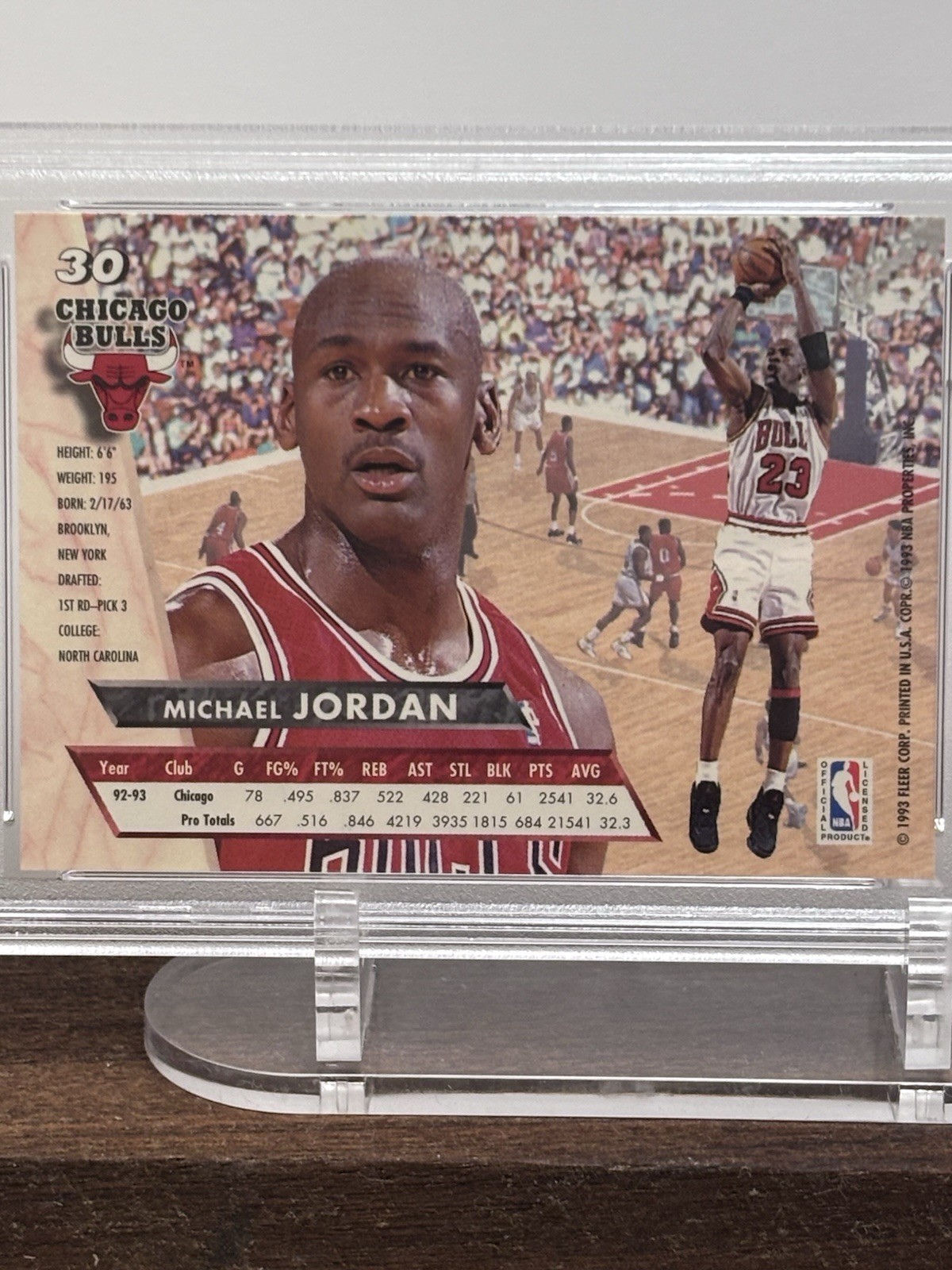 Fleer 1993-94 Ultra Michael Jordan Chicago Bulls #30 PSA 9 Graded view 4