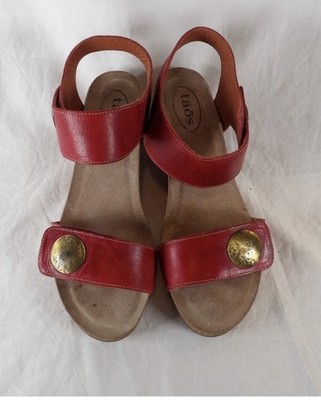 Ex Cond Women s TAOS CAROUSEL 2 RED LEATHER WEDGE SANDALS Sz 9.5