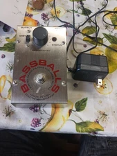 Baseball Twin Dynamic Filter For Bass Guitar Made In Usa Electro Harmonix with a