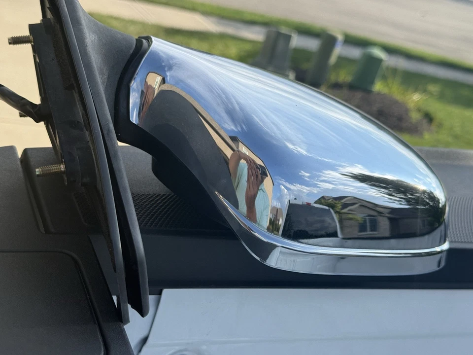 2004-2006 Scion xb Toyota Bb Passenger Side Chrome Mirror Power Folding - Image 2 of 4