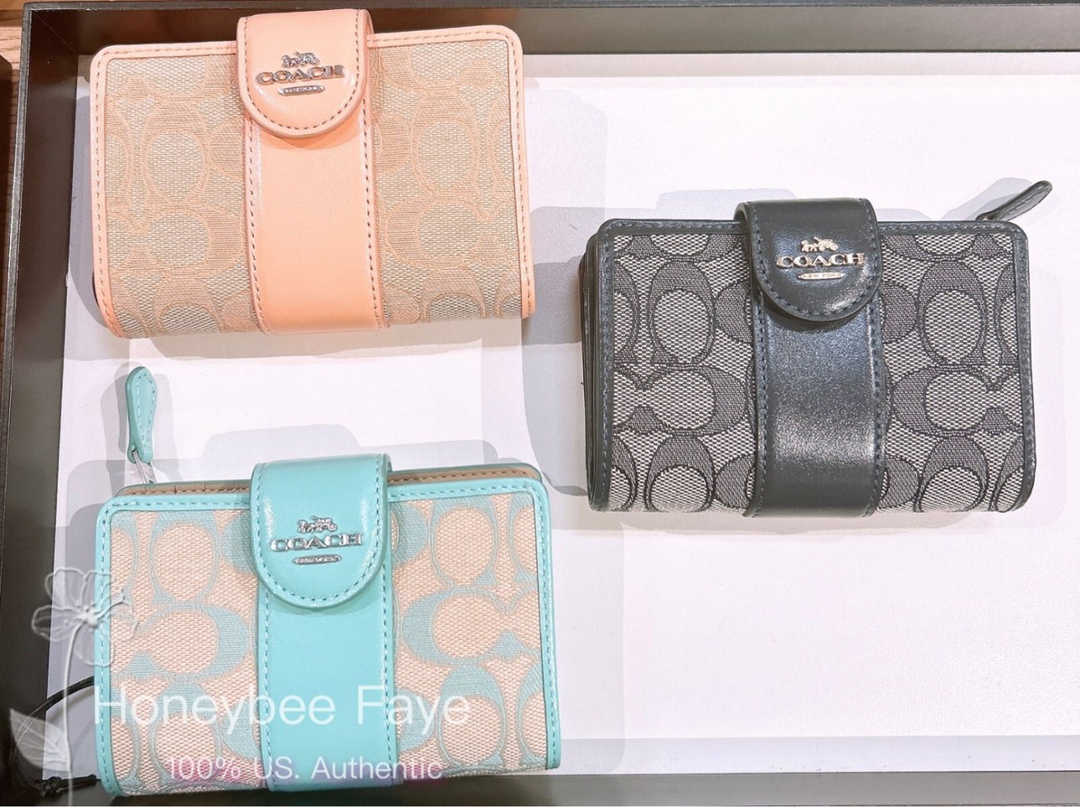NWT Coach Medium Corner Zip Wallet In Signature Jacquard NWT Coach Medium Corner Zip Wallet In Signature Jacquard
