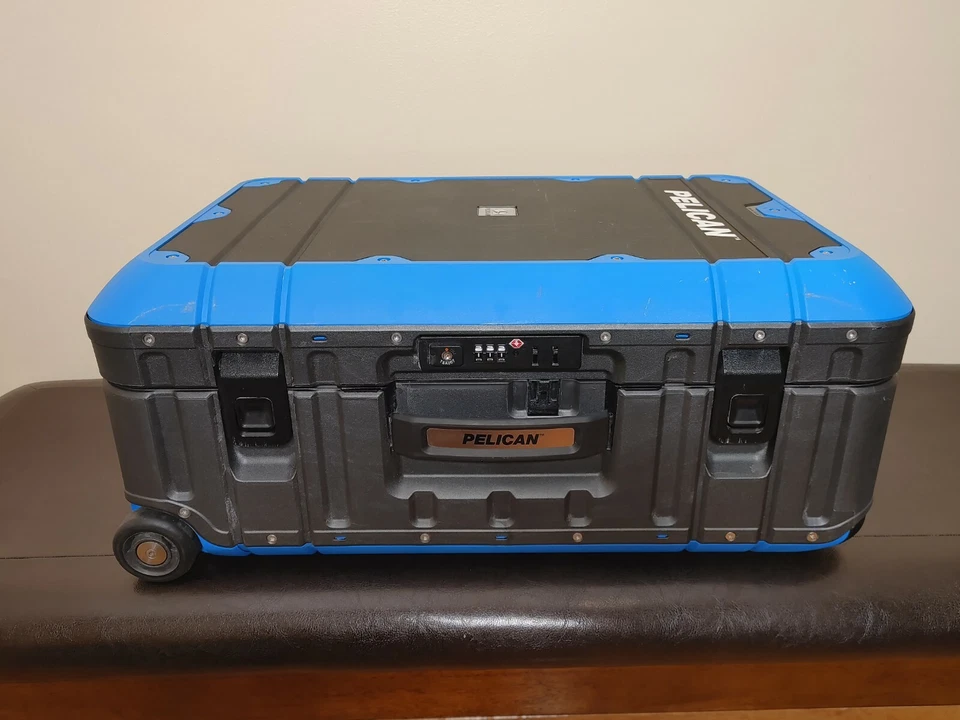 Pelican Elite Luggage Series carry-on case - Glue Residue - No combo Lock - USED - Image 3 of 4
