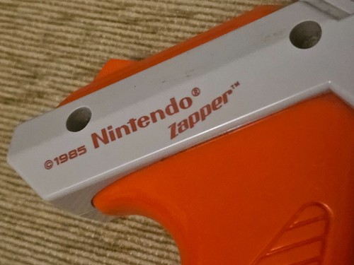 Nintendo Zapper Gun Controller Genuine Original 1985 Duck Hunt Mario Bros Game - Picture 2 of 10