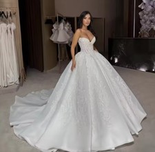 Gorgeous Wedding Dress Beaded V-neck Sleeveless Puffy Skirt Wedding Bridal Gowns