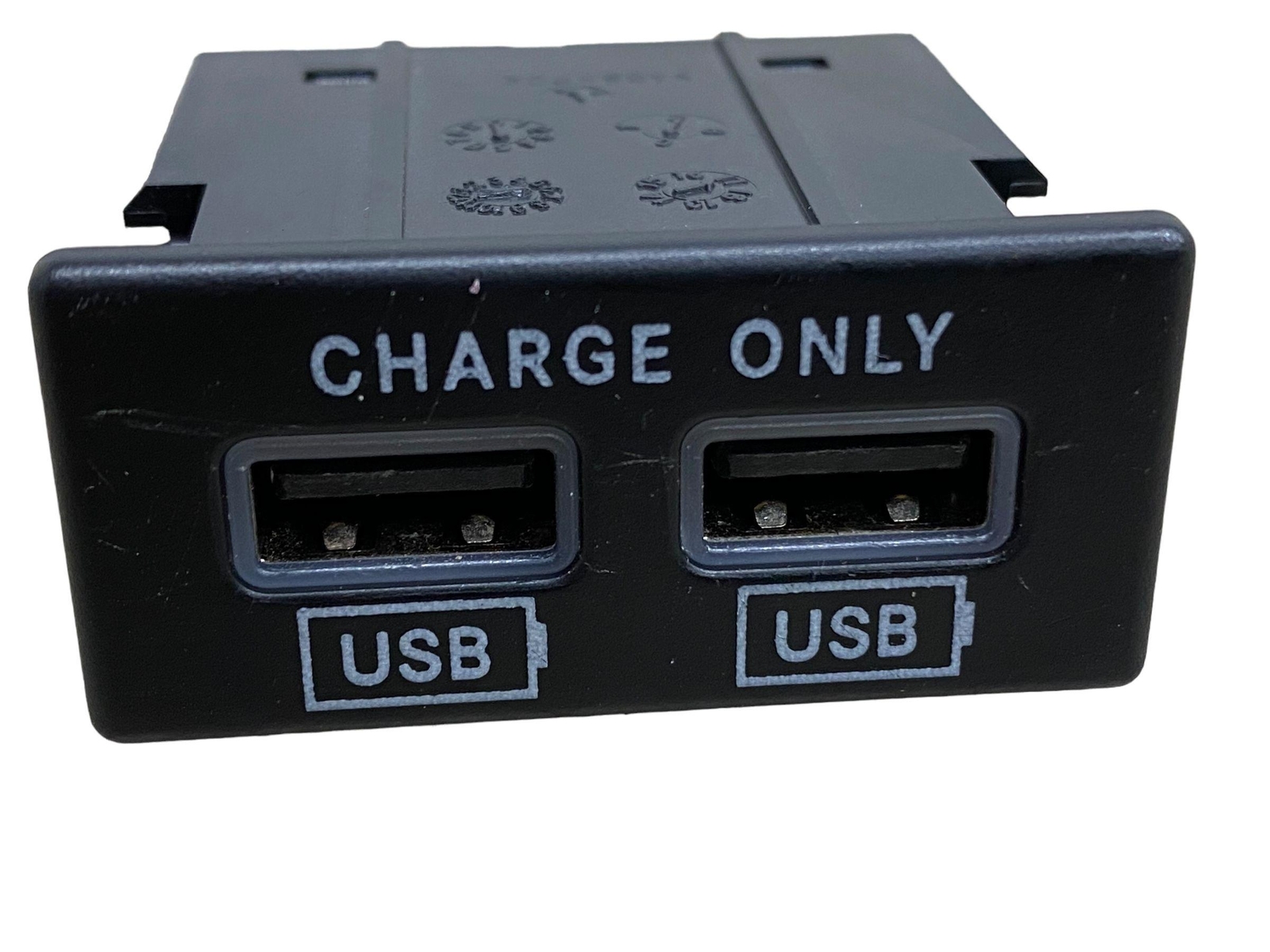 2017-2024 MASERATI LEVANTE REAR CENTER CONSOLE DUAL USB CHARGING PORT HUB
