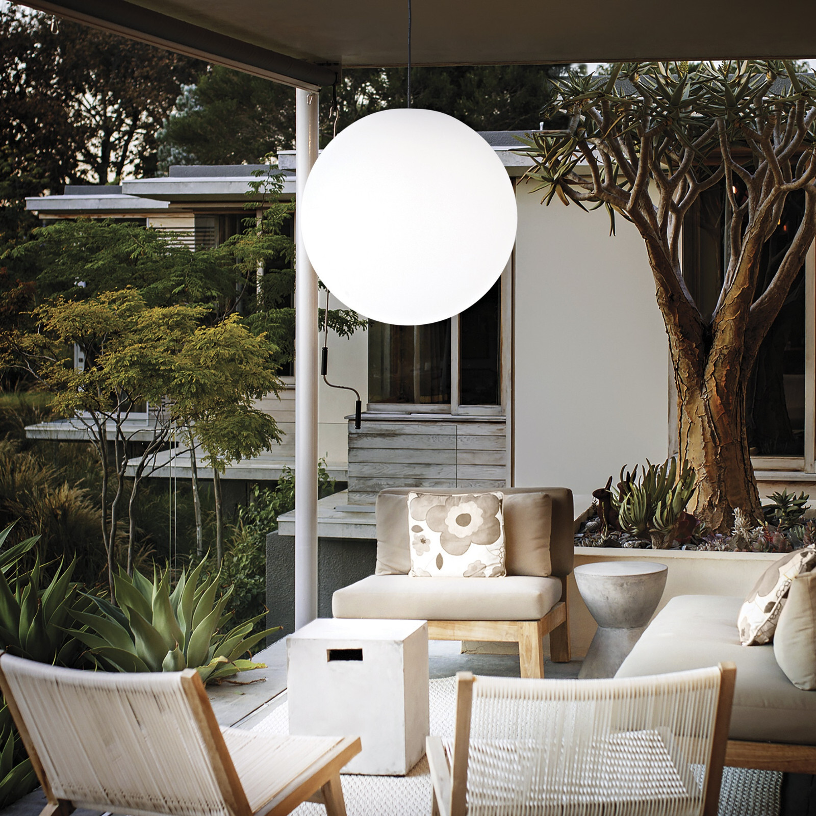 Lampadario a sospensione moderno per esterno a sfera 40cm DL1933