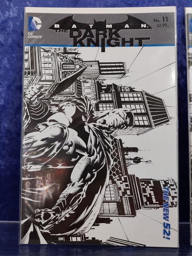 DC Comics Batman The Dark Knight 2012 VF/NM Sketch Variant 1:25 Lot 11 15 16 17 - Picture 2 of 5