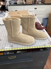 UGG Australia Classic Short II Size 11 US Women's Winter Boots