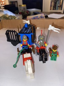 Vintage LEGO Castle: Dungeon Hunters (6042) Instruction manual included.