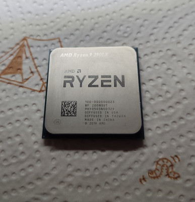 AMD Ryzen 9 3900X Socket AM4 CPU Processor 3.8 GHz 12 Cores 24T 64MB R9-3900X