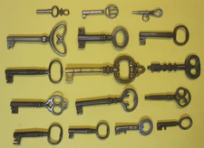 (Lot of 16) Vintage/Antique ~ Various/Misc. Type Skeleton Keys ~ Free Shipping