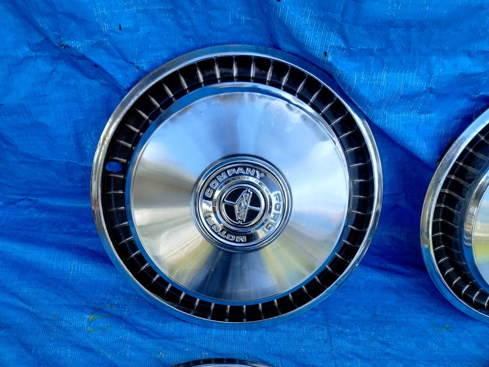 Juego de cubiertas de rueda tapacubos de 15" Ford E100 E150 E250 Van 957 1976-1991 D6UZ1130A Foto 2 de 4