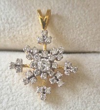 18ct Yellow Gold Hallmaked Natural Diamond 0.50ct Cluster Pendant