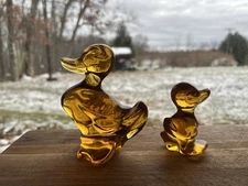 Vintage Amber Fostoria Mama & Baby Duck Super Cute