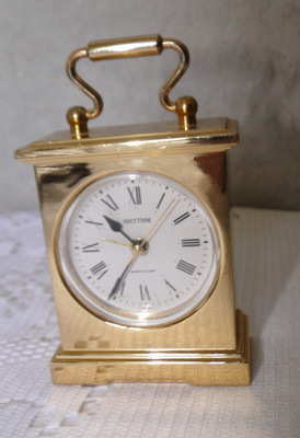 Alter Wecker RHYTHM 4RE987 Quarz Alarm Made Japan kleine Pendeluhr Offizier 2002