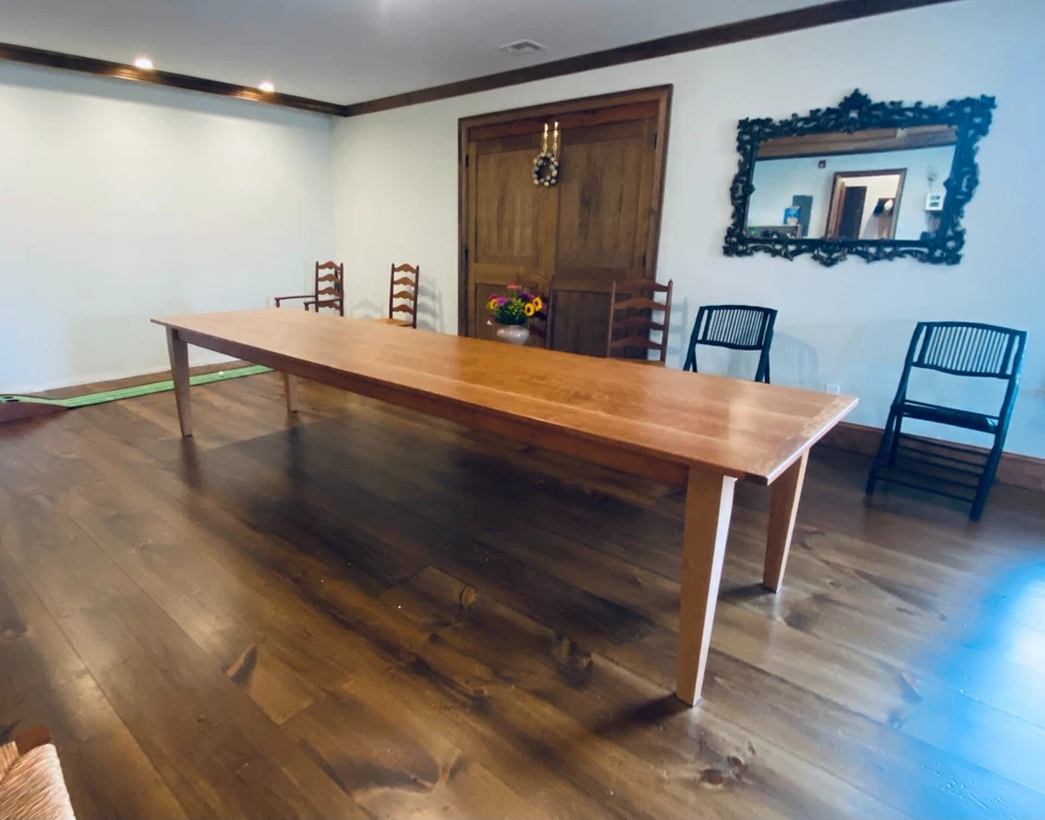 Mesa de comedor hecha a mano de madera de cerezo de ocho pies - ¡Impresionante artesanía! Foto 3 de 4