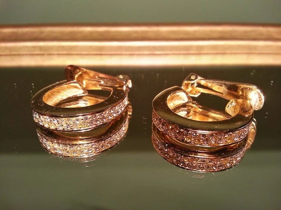 VENDITA Orecchini Dior Vintage Tono Oro Strass Chris Dior Clip Costume Cerchio FANTASTICI