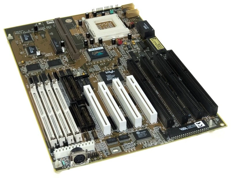 Mainboard Soyo 5TE2 Socket 7 4x SIMM 4x ISA 4x PCI - Image 2 of 2